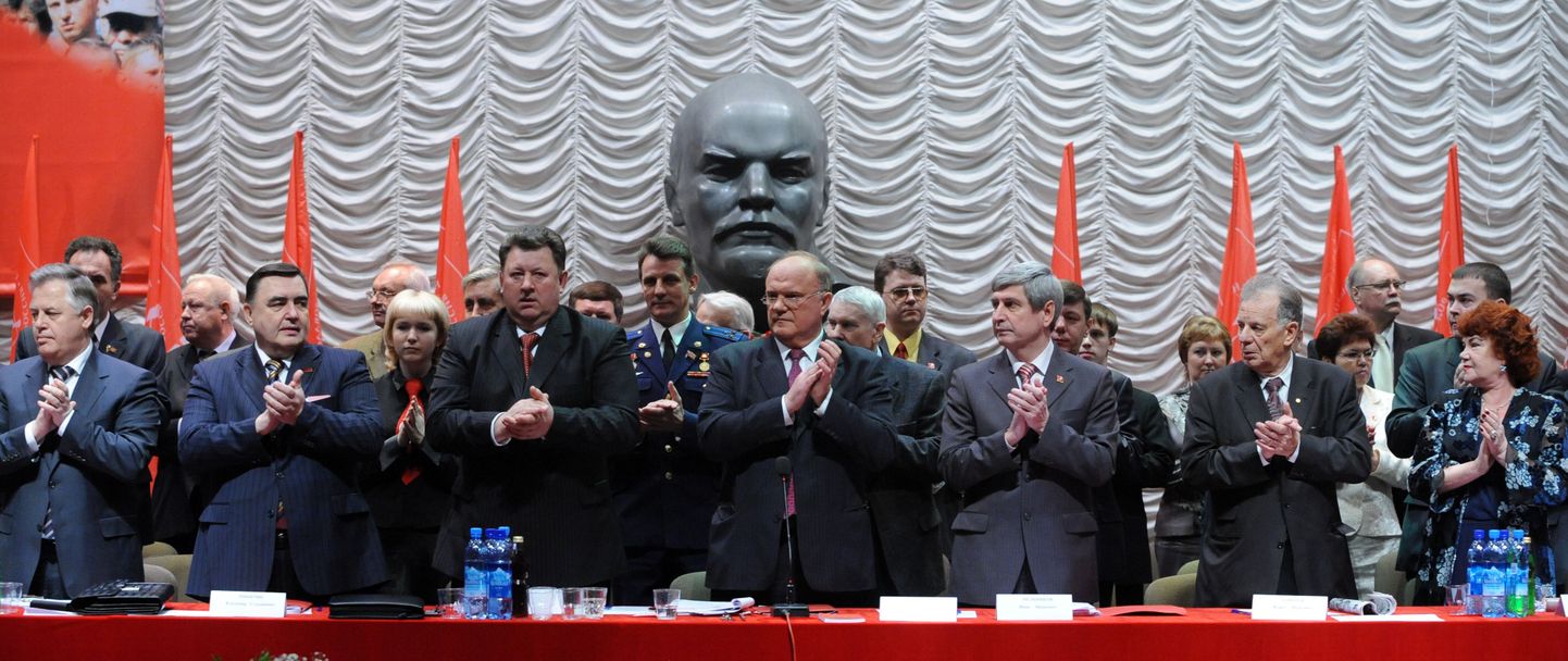 Gennadi Zjuganovi juhitud Vene Föderatsiooni Kommunistliku Partei juhtkond.