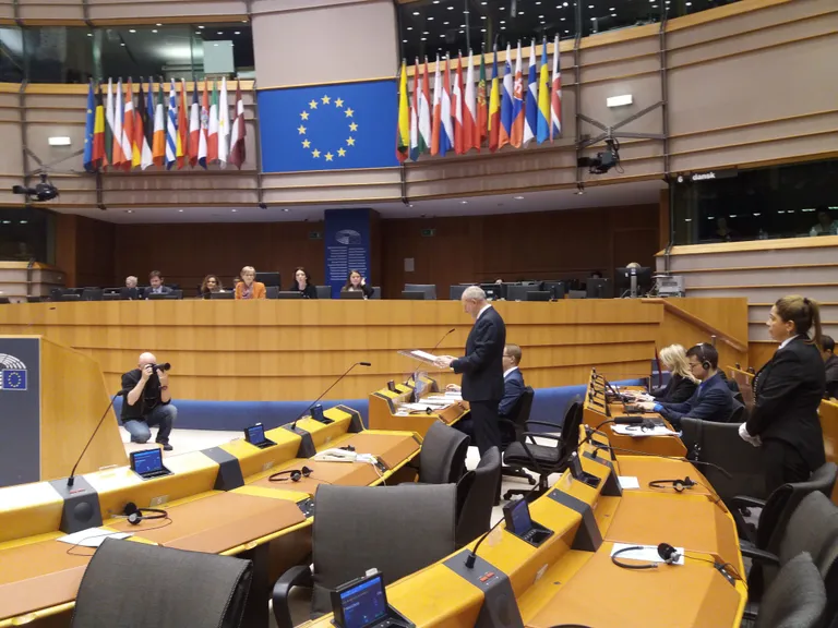 Matti Maasikas eile Euroopa Parlamendi ees.