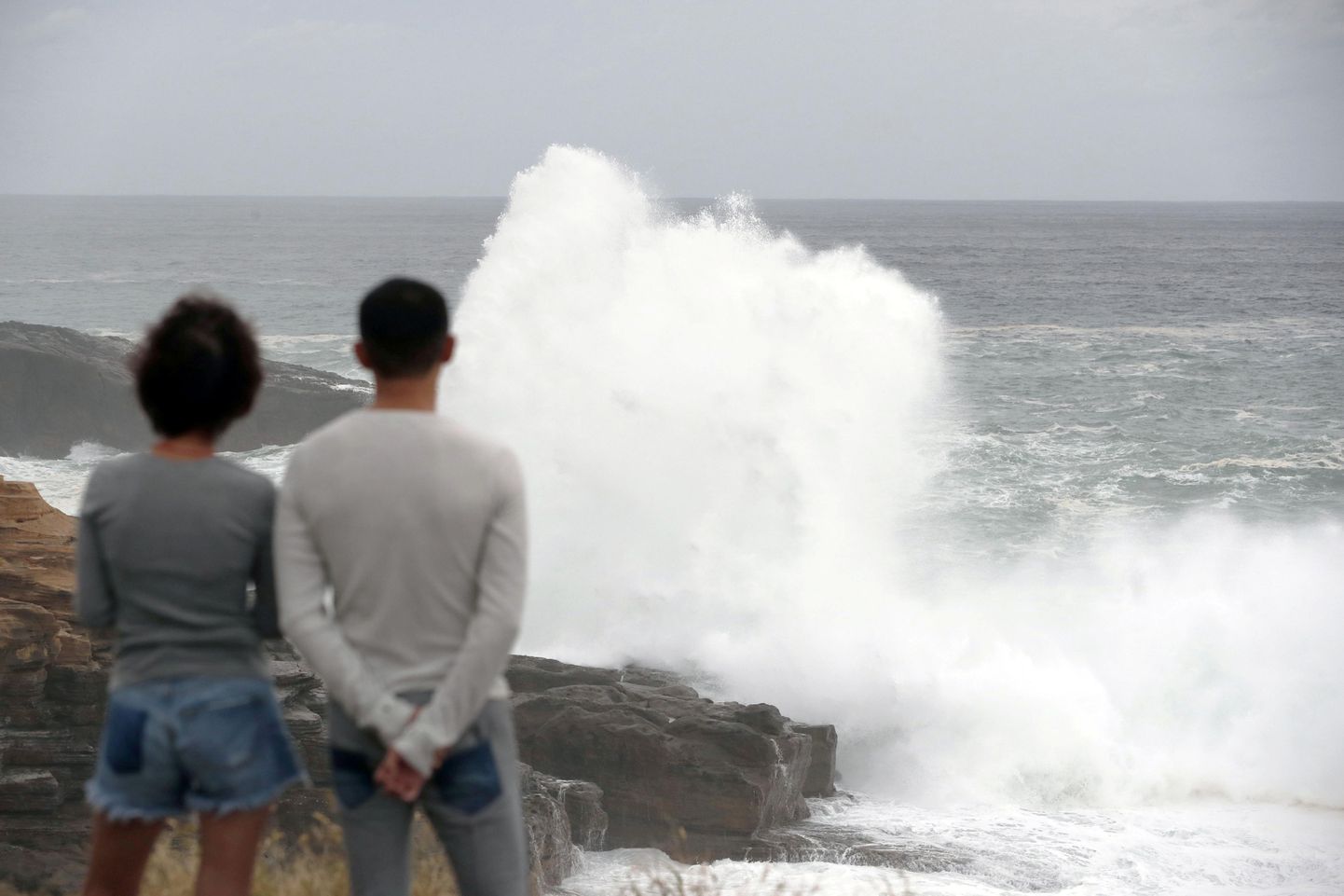 Taifuuni põhjustatud lained Jaapani rannikul.