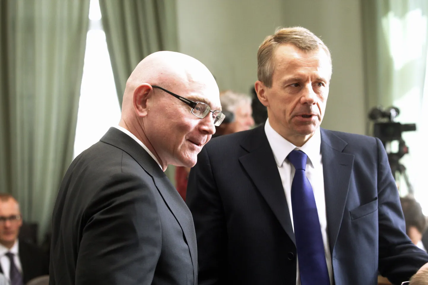 Euroopa Stabiilsusmehhanismi arutelu riigikohtus. Õiguskantsler Indrek Teder ja rahandusminister Jürgen Ligi