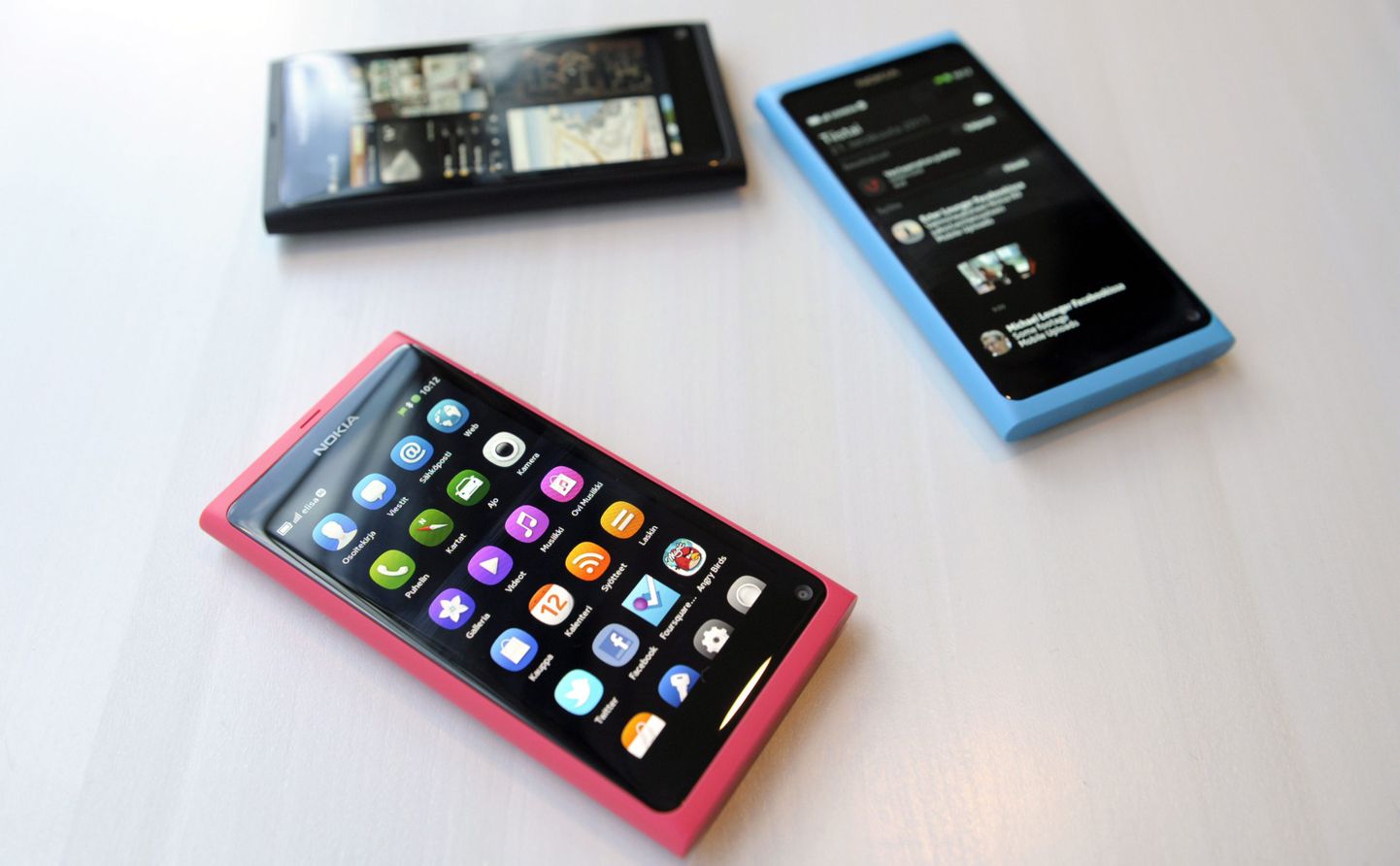 Pildil Nokia üks uuemaid mudeleid Nokia N9, kus Microsofti tehnoloogiat veel sees pole