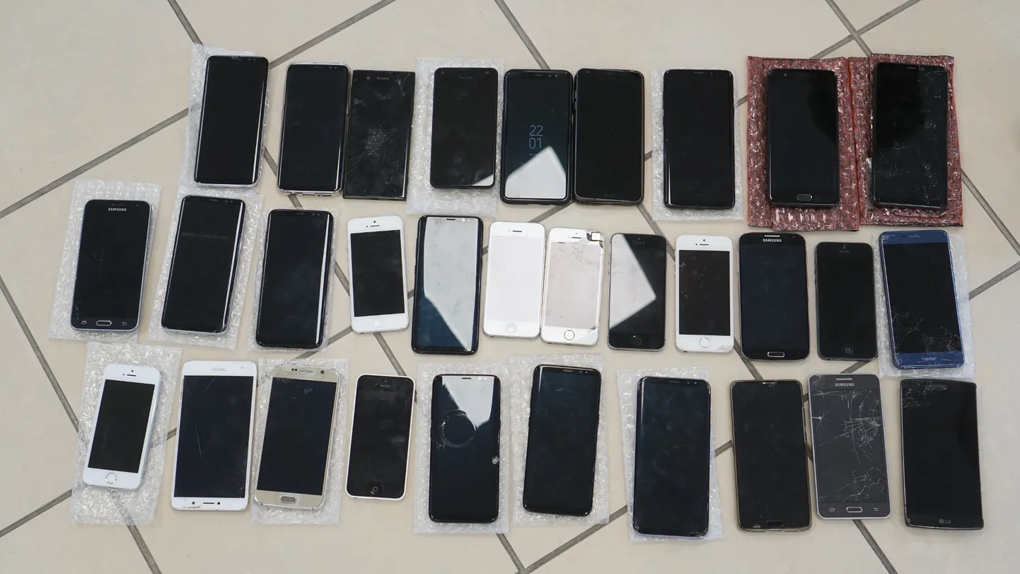 Краденные мобильные телефоны.