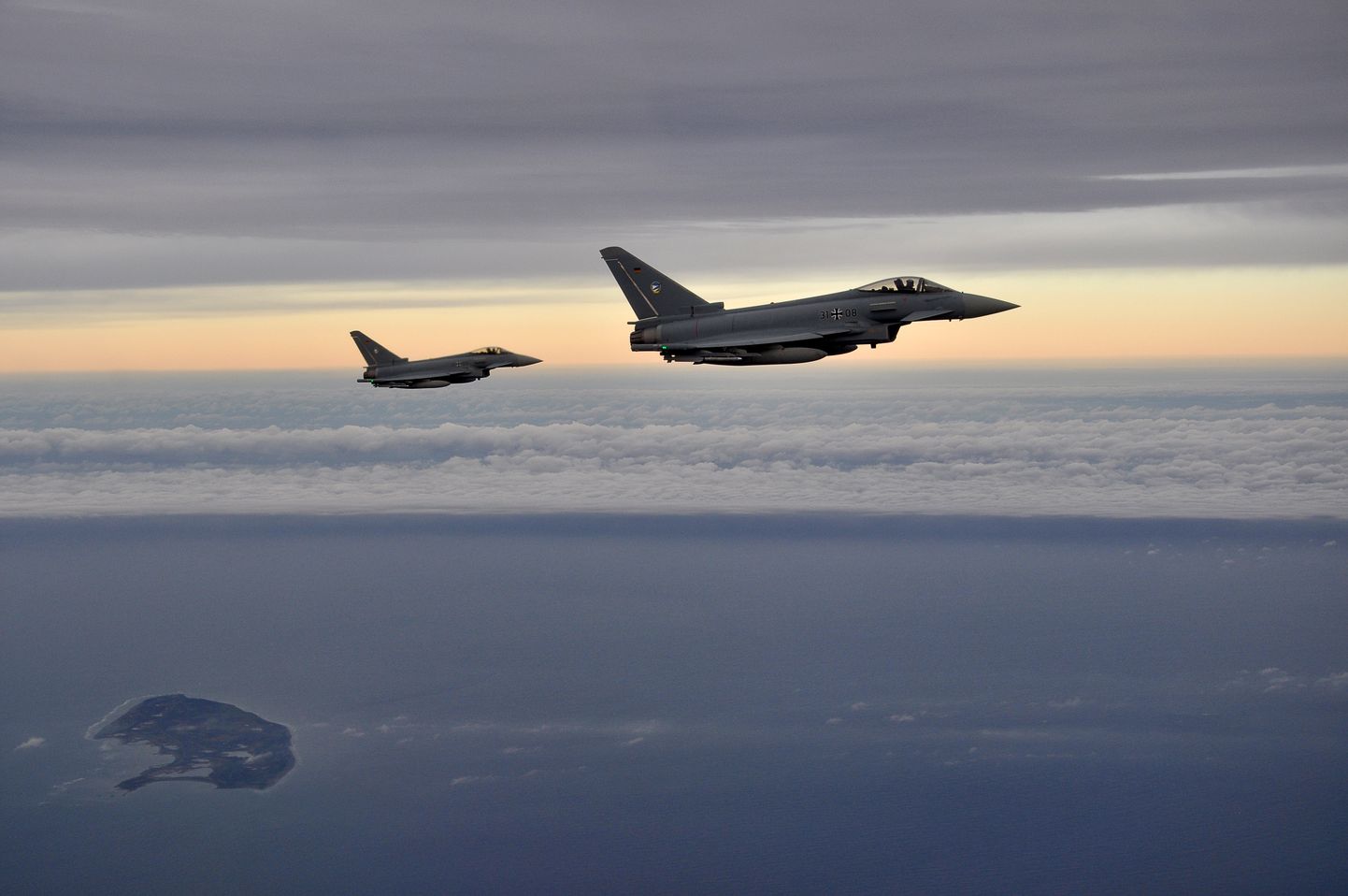 Kaks saksa Eurofighterit lendavad Läänemere kohal