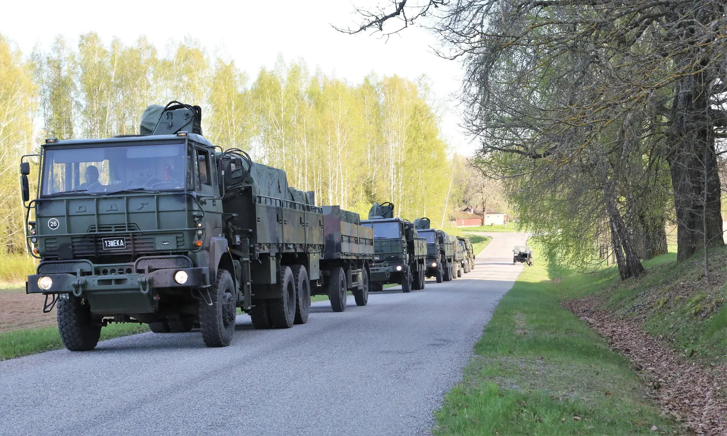 В ближайшие дни из-за колонн военной техники на дорогах стоит быть еще более внимательными.