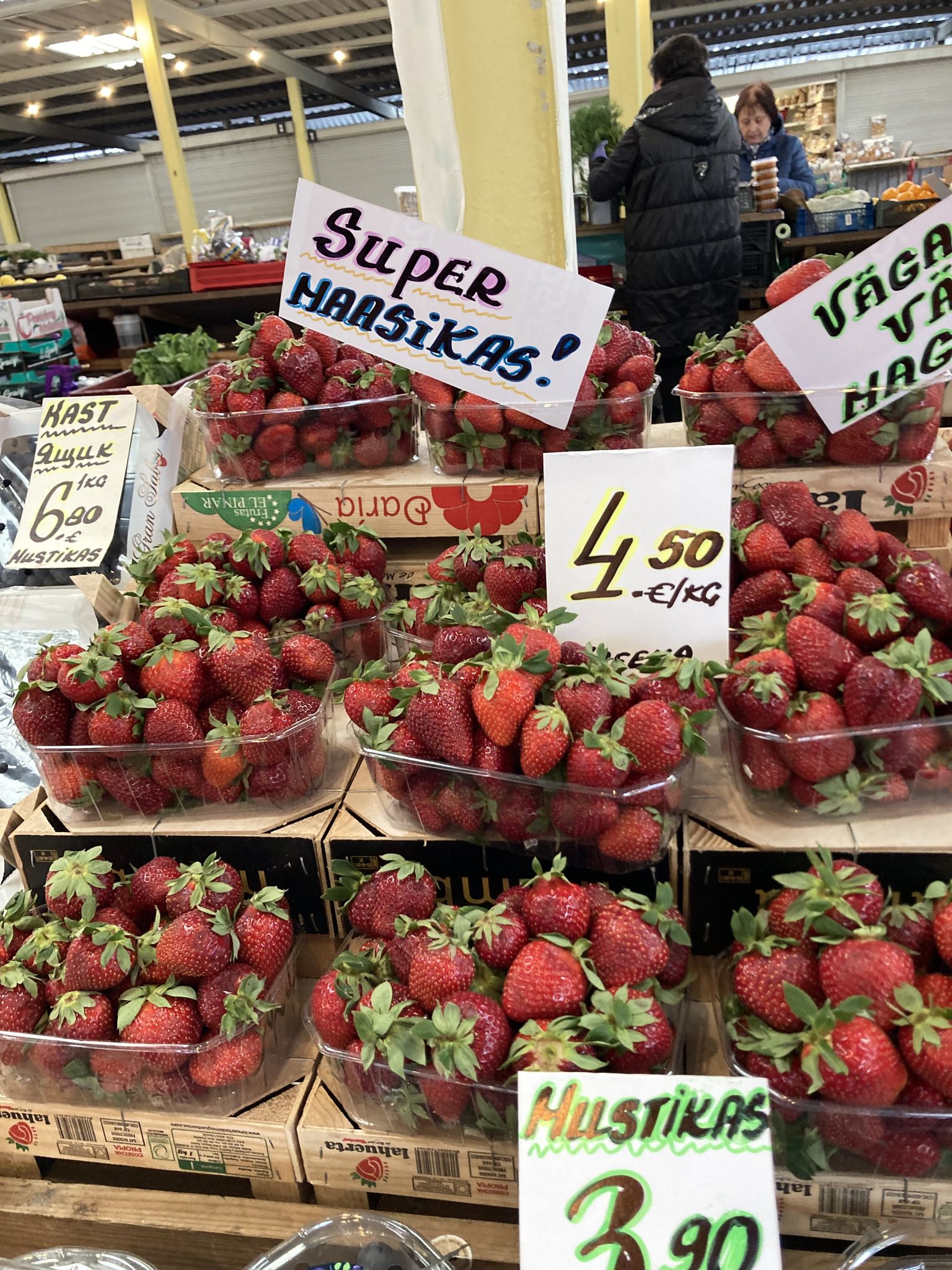 Maasikad turul