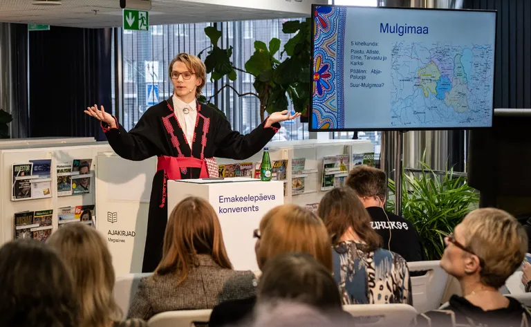 Liiberi Robin kõnel päälinnan keelekonverensil mulgi keelen mulgi keelest.