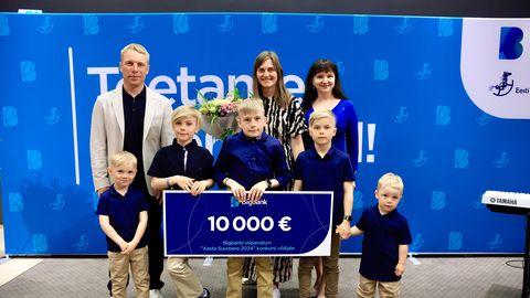Фото ⟩ В Эстонии победители конкурса «Большая семья года» получили 10 000 евро