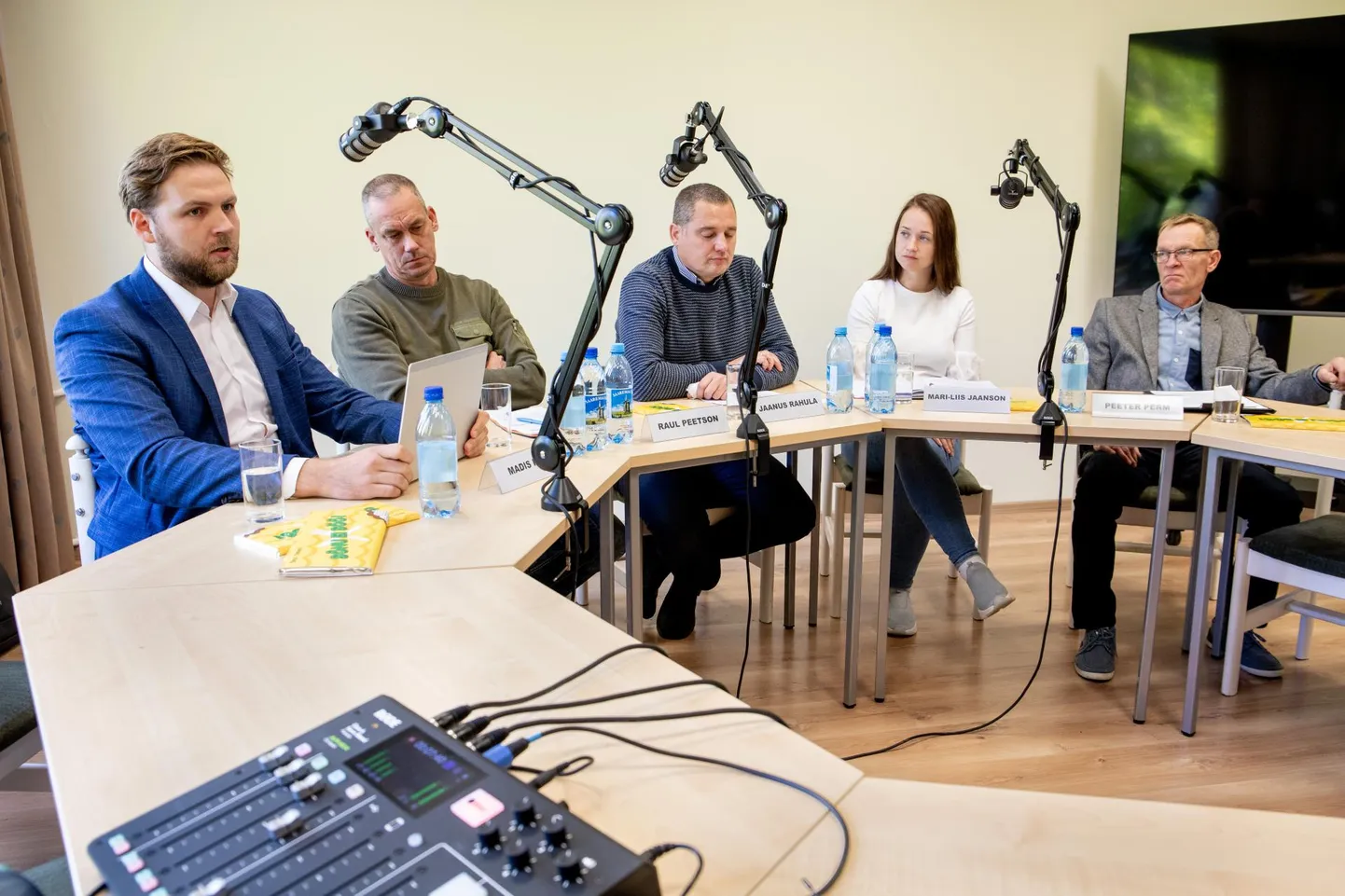 Põhja-Pärnumaa valimisdebatt toimus Vändra kultuurimajas.
