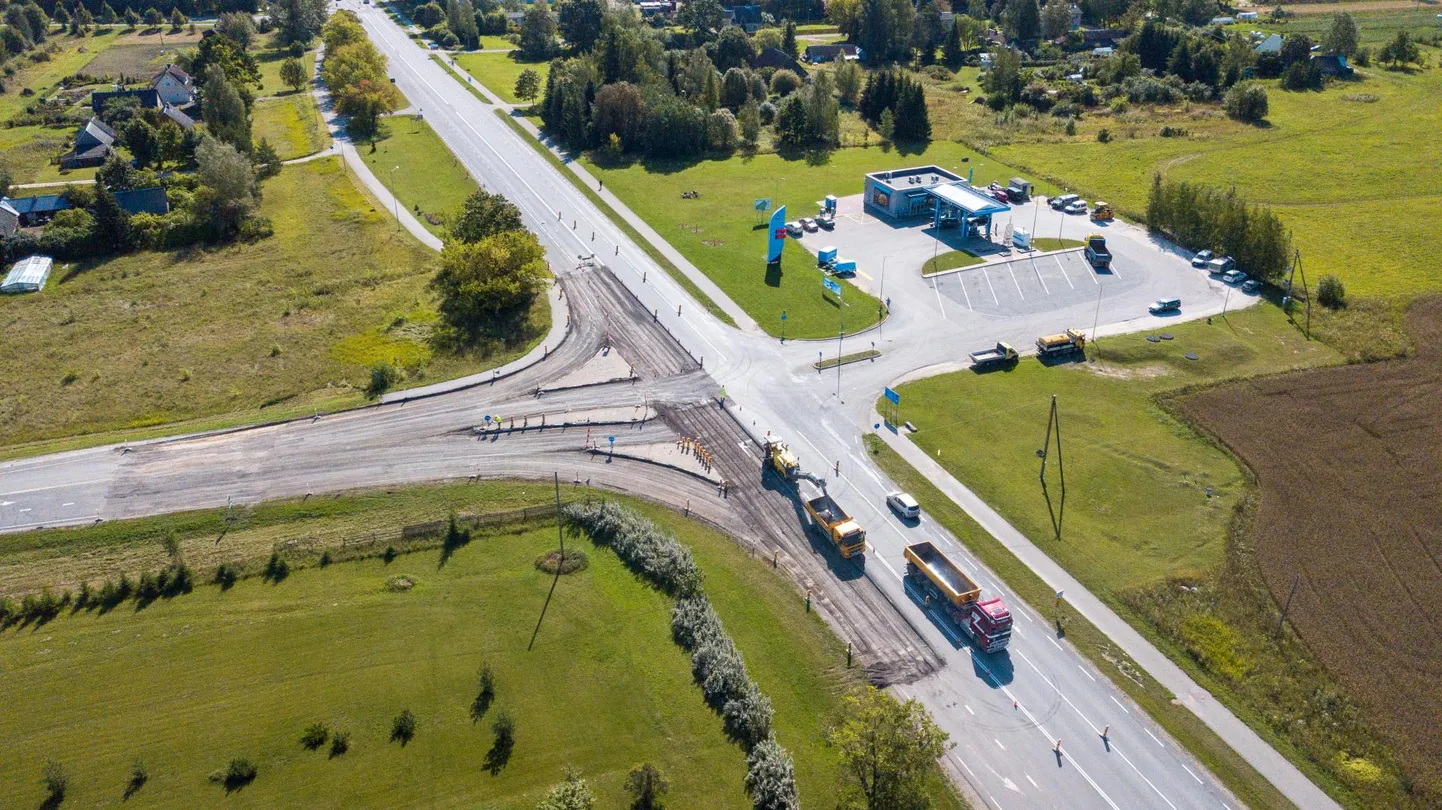 Maanteeamet ehitab Jõgeva linna läbiva Piibe maantee Jõgeva-Mustvee ristmiku ümber ringristmikuks.