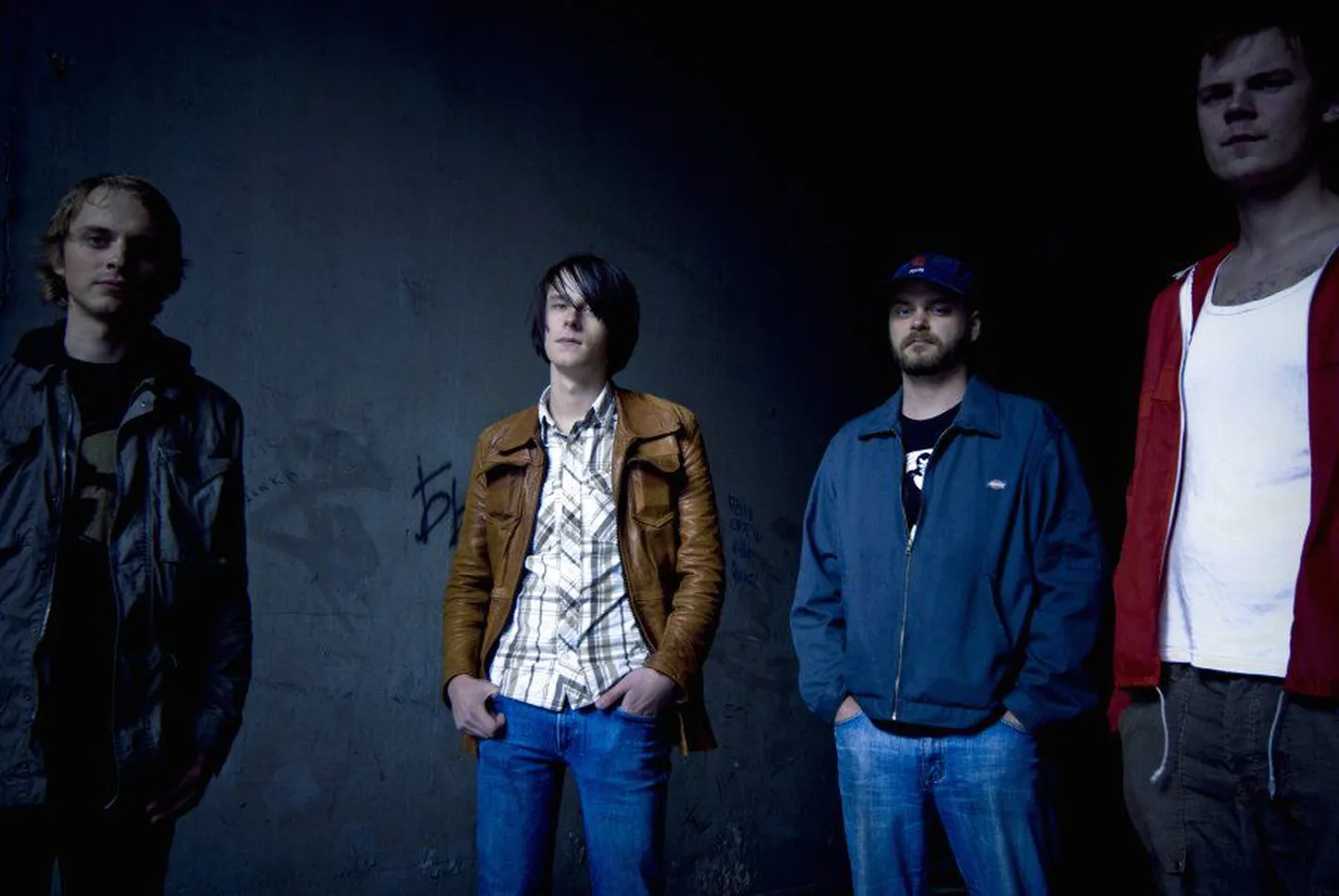 Shelton San'i koosseisu kuuluvad Andreas Johandi (kitarr, eufoonium), Tambet Jurno (bass), Oliver Koit (trummid) ja Valter Nõmm (vokaal, kitarr).