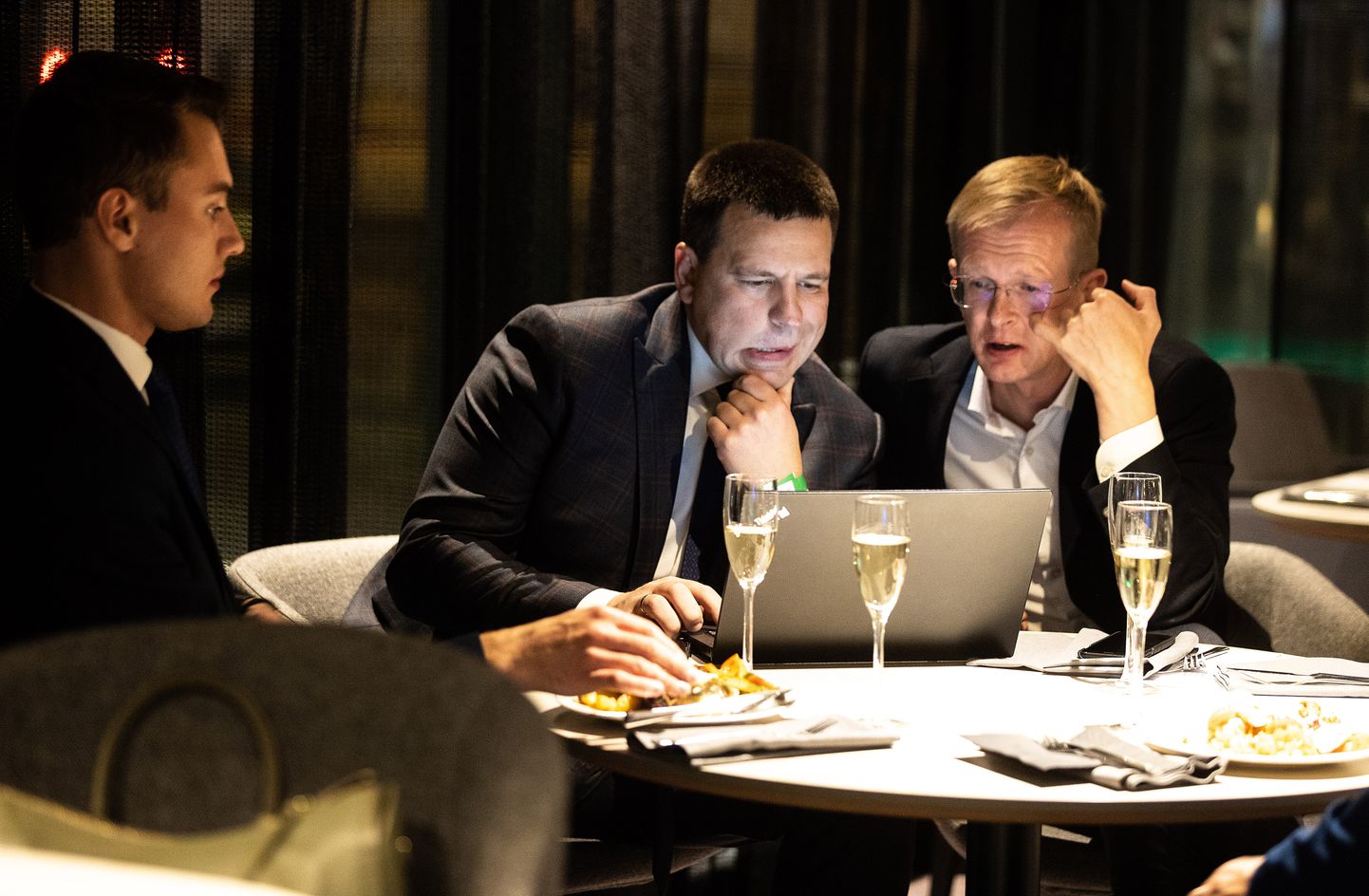 The leader of the Center Party Jüri Ratas and the current chairman of the Tallinn City Council Tiit Terik closely monitored the election results.