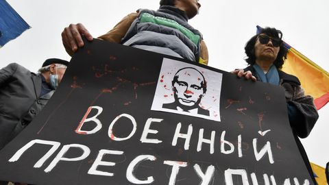 MEEMID JA PILDID ⟩ Putini vahistamisorder vallandas meemisaju