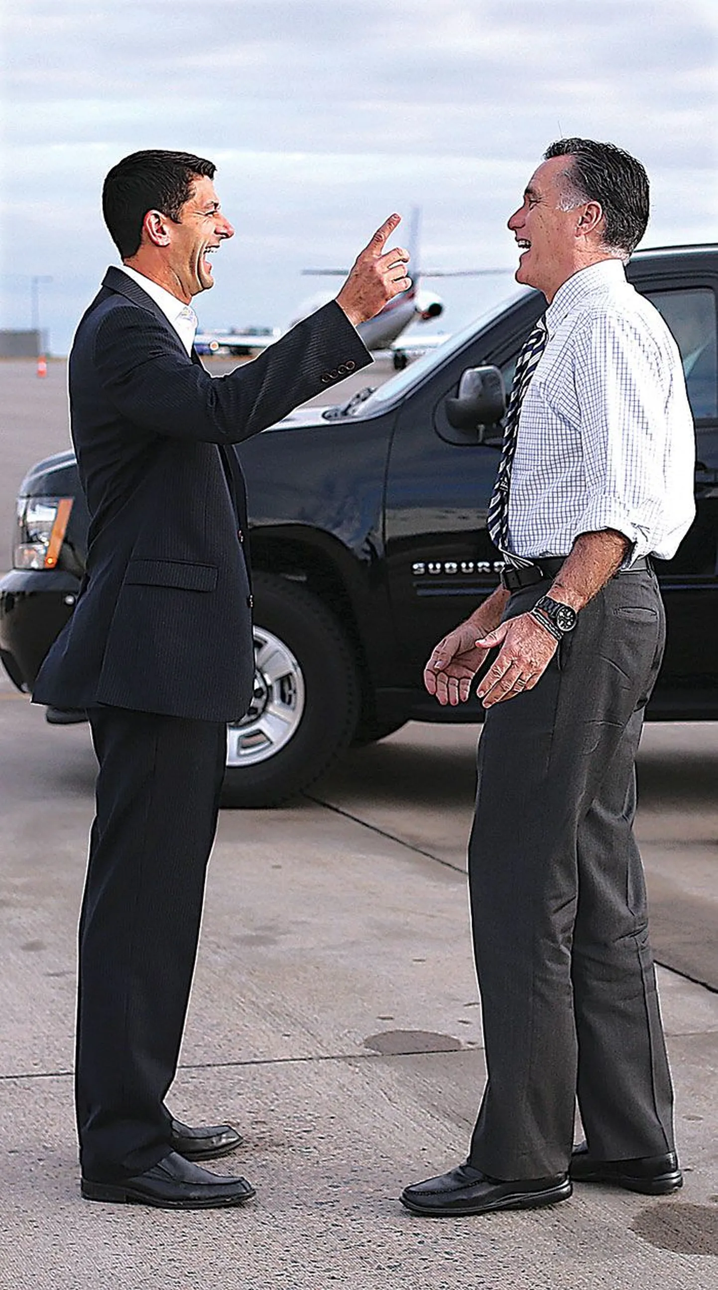 Vabariiklaste asepresidendikandidaat Paul Ryan ja presidendikandidaat Mitt Romney teel neid kampaaniaüritustele viivatele lennukitele.