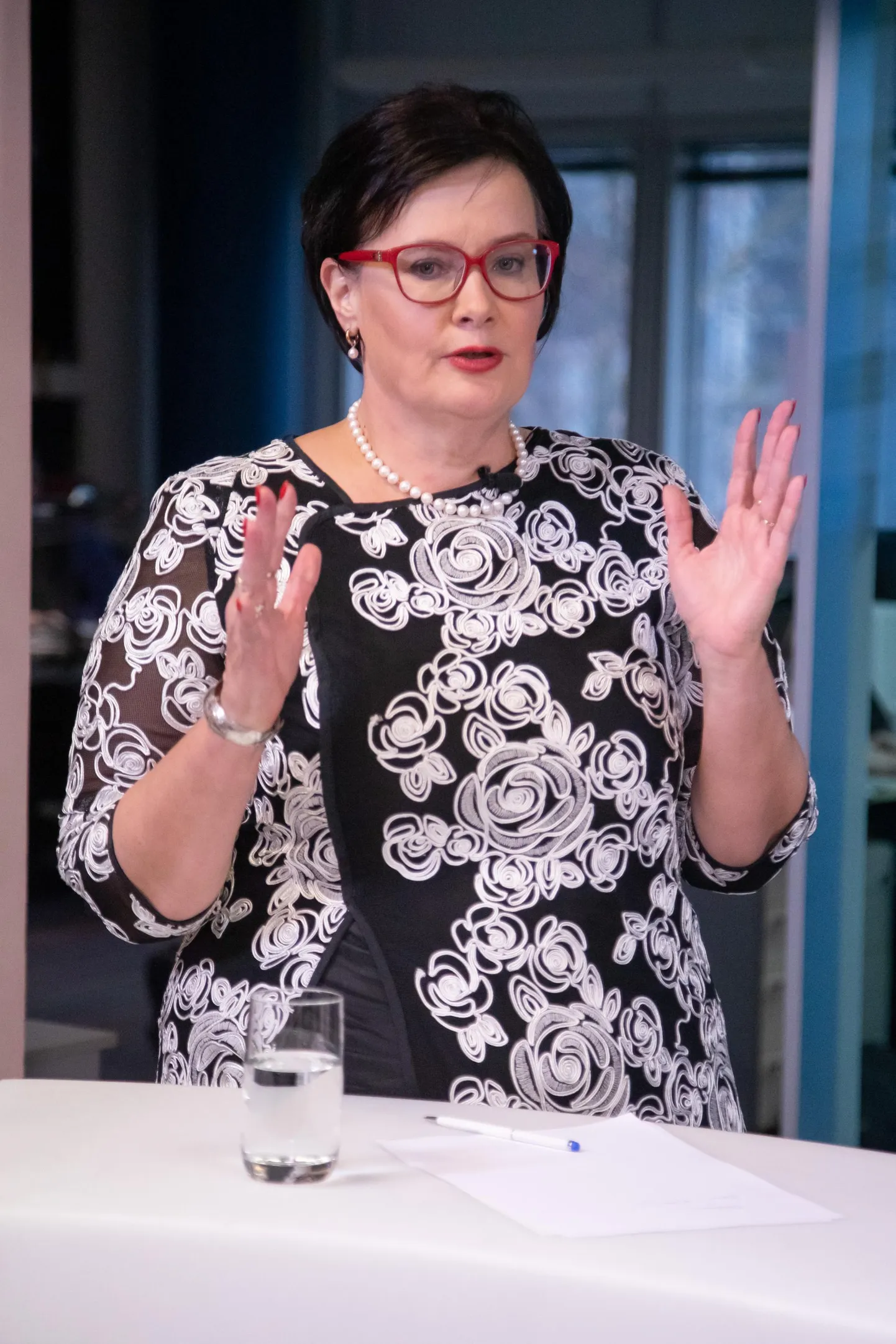 Riigikogu kultuurikomisjoni liige, sotsiaaldemokraat Katri Raik kirjutab, et peale kevadist eriolukorda teavad kõik, et õpetajaamet on raske, aga väga tänuväärne töö.