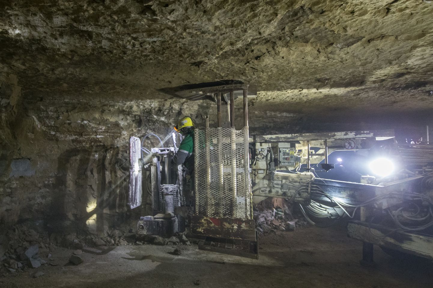 Aastatega on Estonia kaevanduses tehnoloogia nüüdisaegsemaks muutunud, kuid moodsate masinate kasutuselevõtt pole siiski riske olematuks teinud.