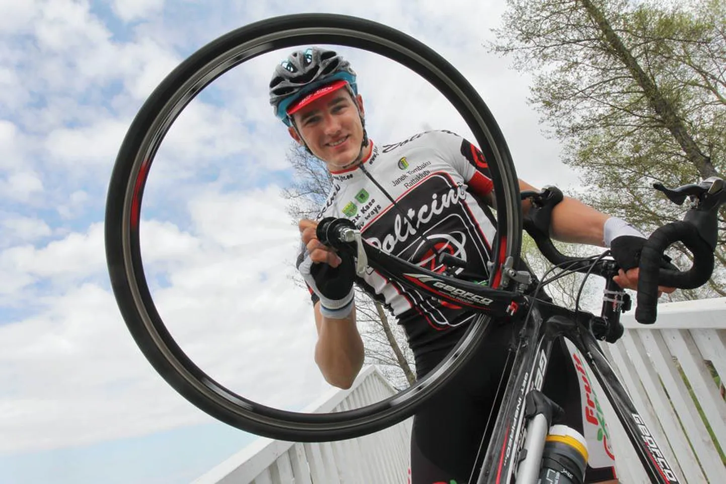 Carl Heinrich Pruuni sportlik tase on aasta-aastalt tõusnud ning sedamööda on ta istumise alla saanud vägevamaid jalgrattaid.