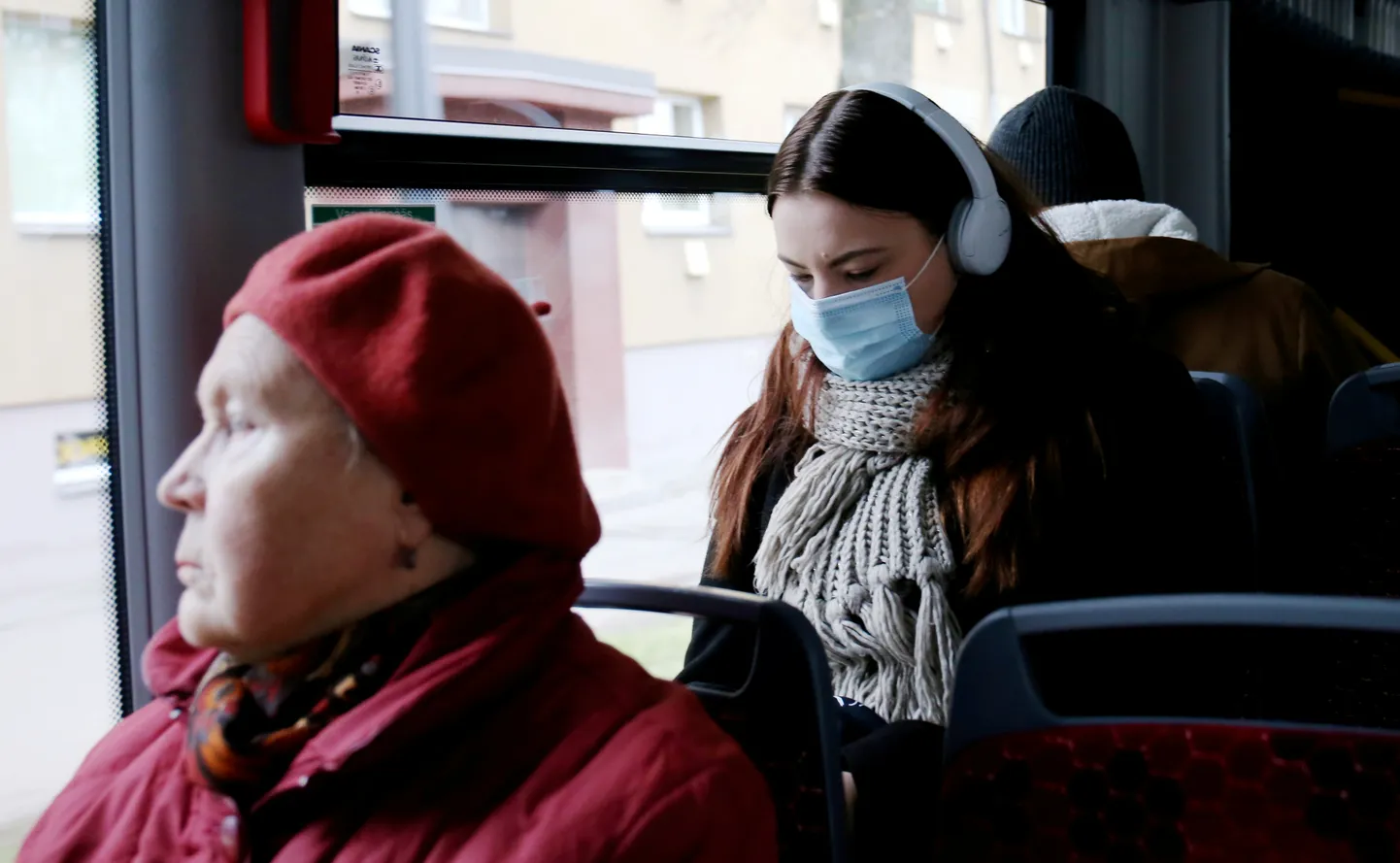 Käesoleva nädala keskel oli Tartu linnaliinibussides kaitsemaski kandjaid veel võrdlemisi vähe.