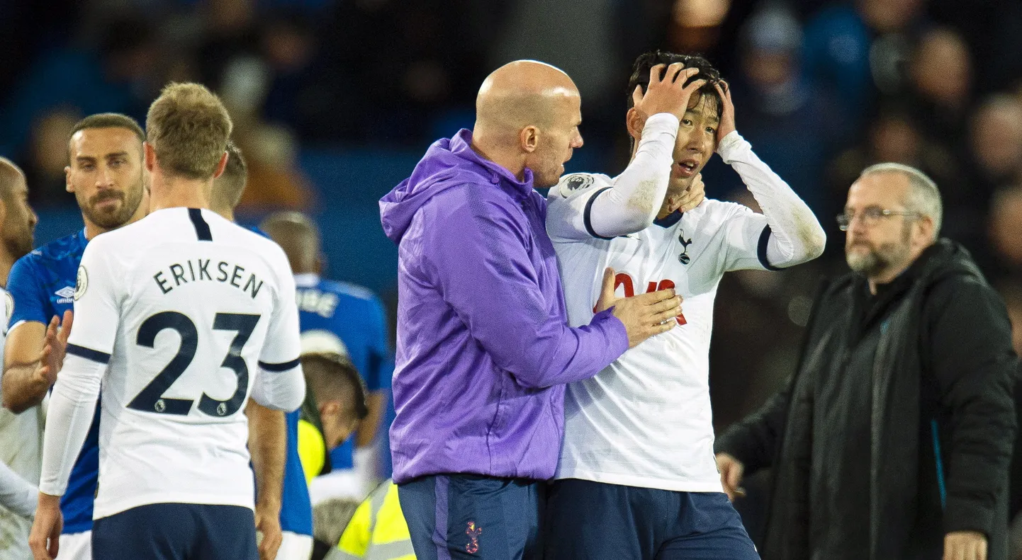 Son Heung-min peast kinni hoidmas