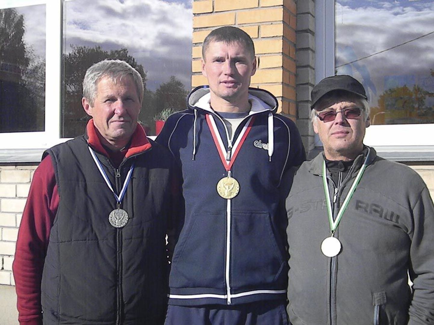 Viljandimaa petangimeistrivõistlustel jõudsid meeste esikolmikusse Mauno Mill (vasakult), Jaanus Sirel ja Leo Lukka.