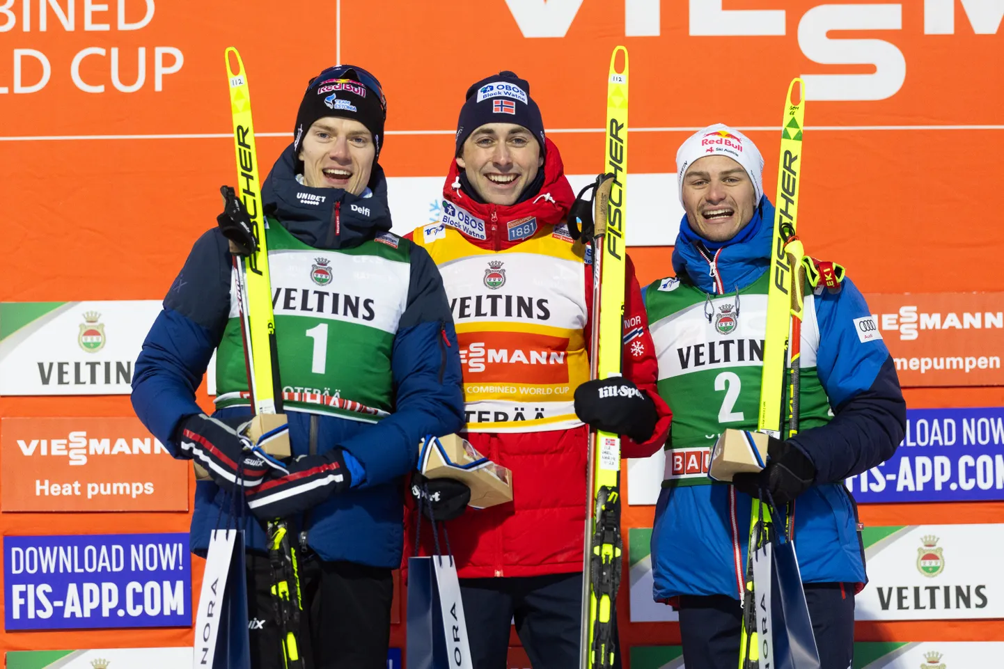 Mullu mahtusid kahevõistluse MK-etapil Otepääl Kristjan Ilves (vasakul) ja Jarl Magnus Riiber (keskel) korraga poodiumile.