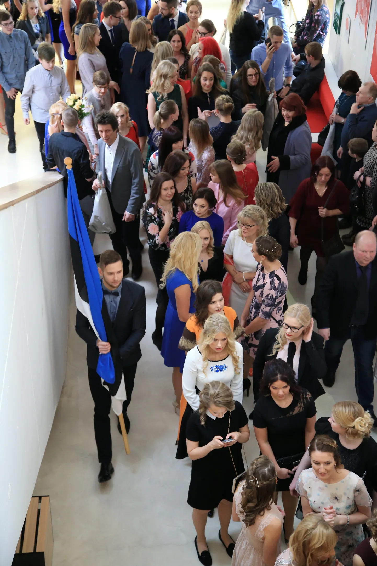 Reedel said diplomi radioloogiatehniku, bioanalüütiku, hooldustöötaja, õe ja ämmaemanda õppekava läbinud õpilased.