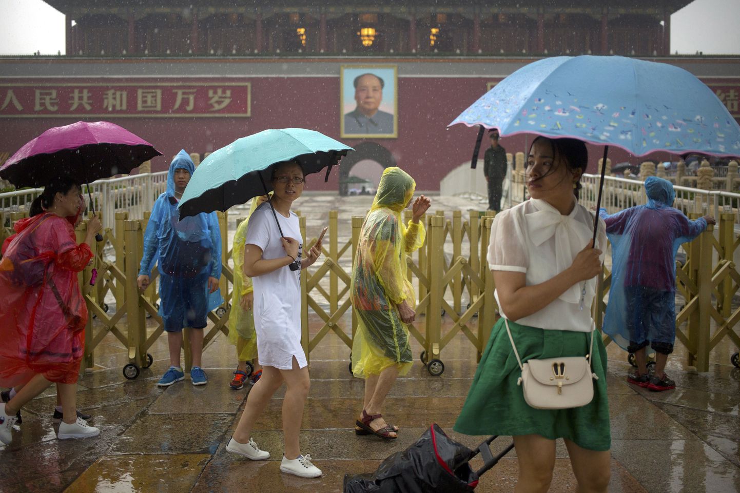 Tiananmeni värav vihmasel päeval