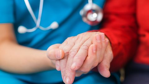 "Hospiss LV" brīvprātīgo kustība sākusi darbu Liepājas reģionālajā slimnīcā