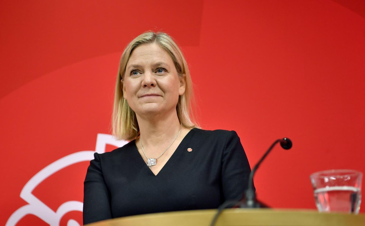 Sisuliselt otsustati Magdalena Anderssoni saamine sotside uueks juhiks septembri lõpus, kui erakonna nimetamiskomisjon seadis ta ainsa esimehekandidaadina üles täna toimuvaks hääletuseks. Pildil Andersson pressikonverentsil Stockholmis, kus otsus teatavaks tehti. 