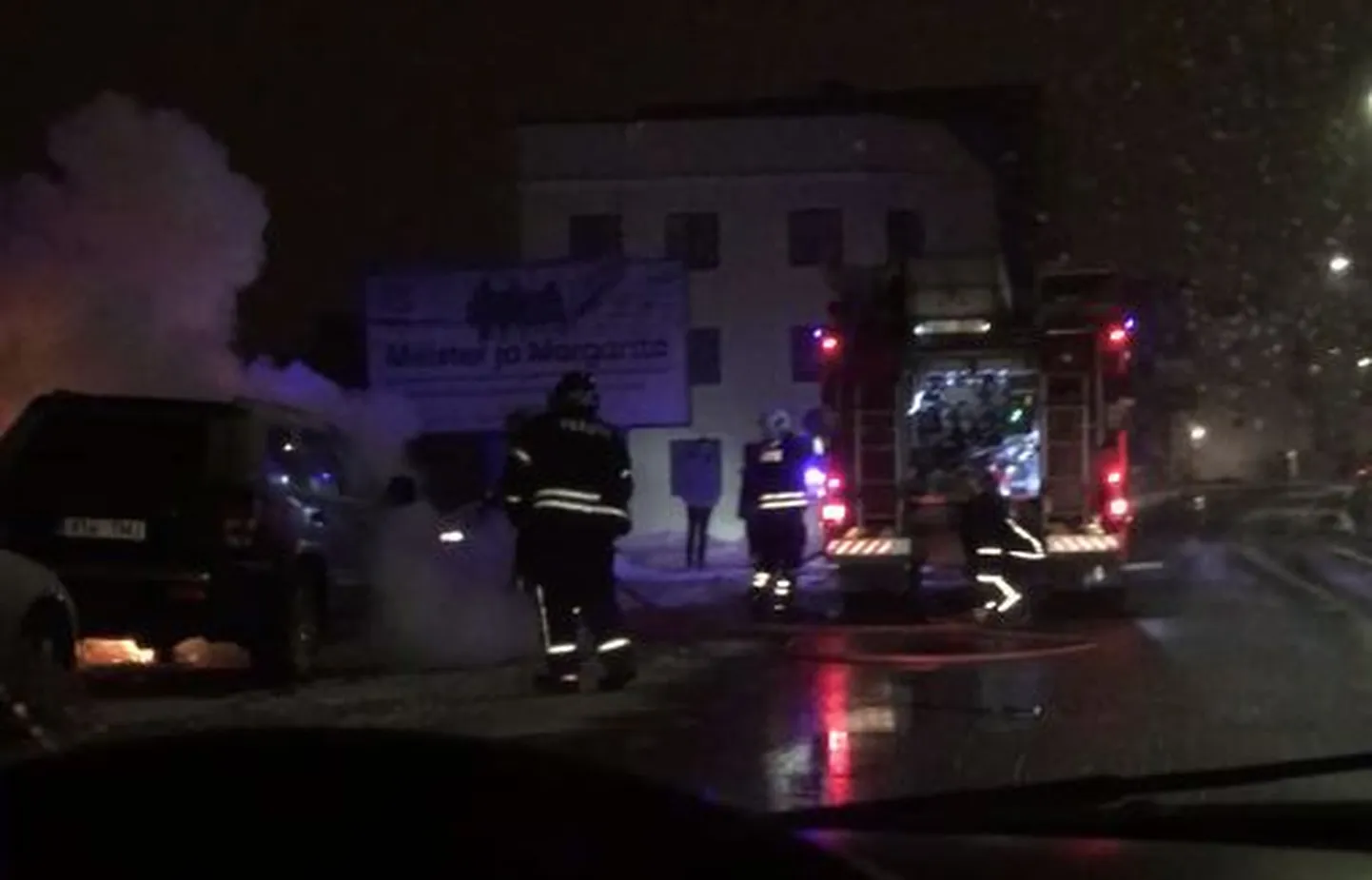 Autopõleng Fortuuna tänaval.
