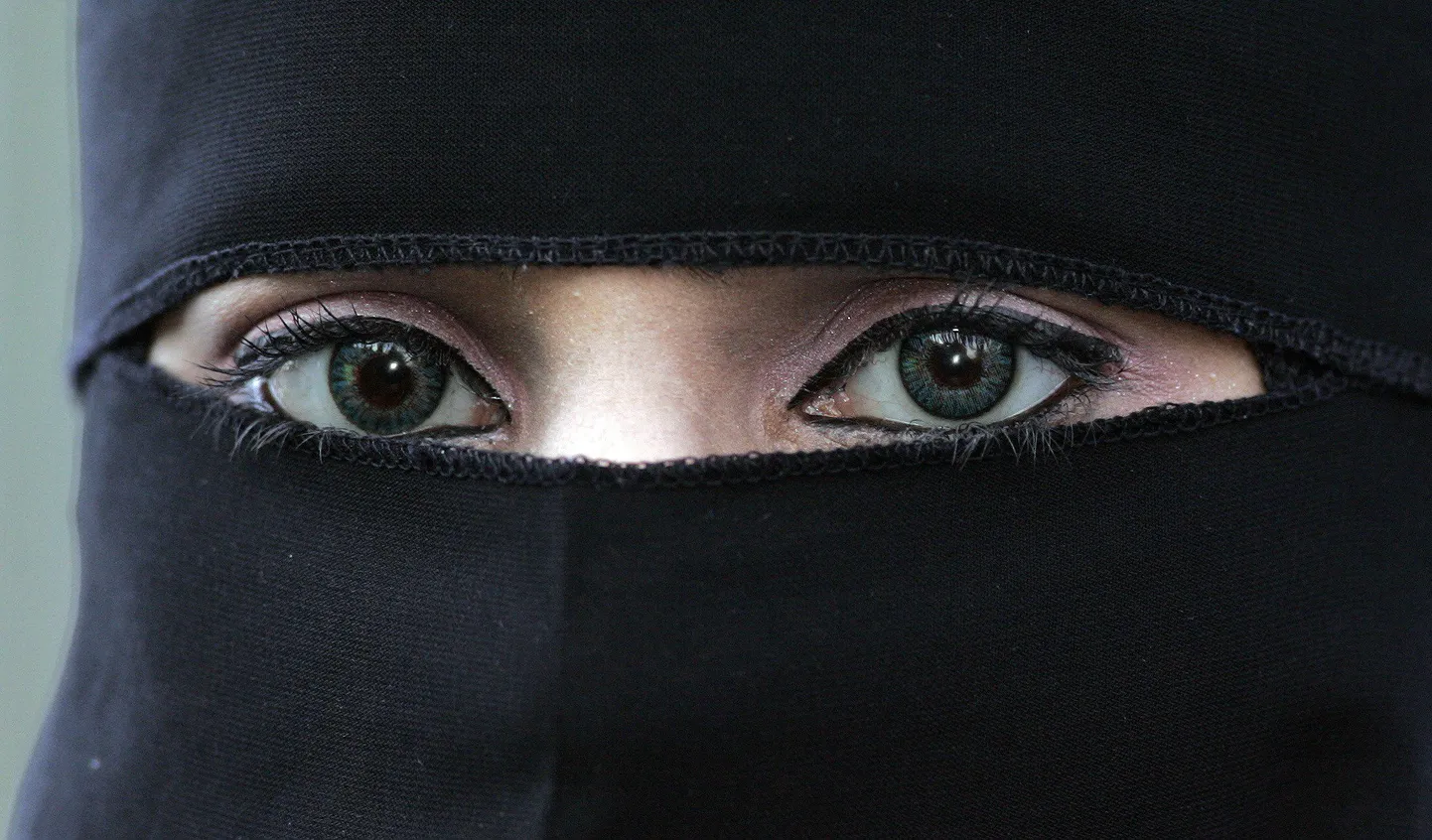 Saudi Araabia printsess pääseb kividega surnuks loopimisest