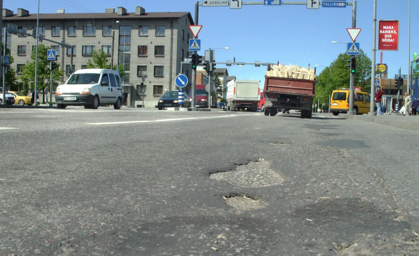 Tallinna maantee ja Jannseni tänava ristmik.