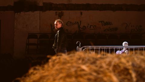 Leina vaikne üksildus, tikutoosi ja bensiinikanistriga