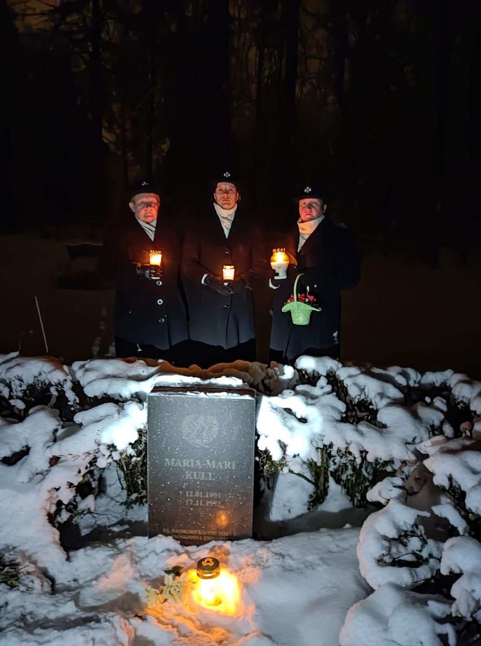 Mari Kulli mälestust austasid Marina Rõõm (vasakult), Merikan Jaska ja Anneli Reinhold.
