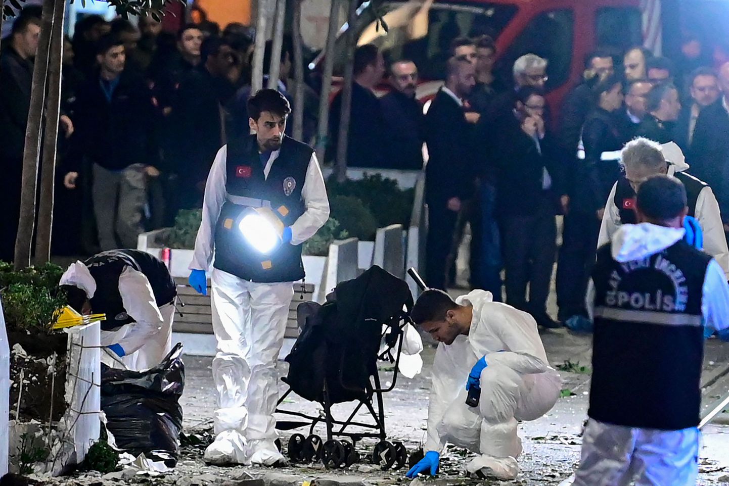 Kriminalistid Istanbulis sündmuspaigal
