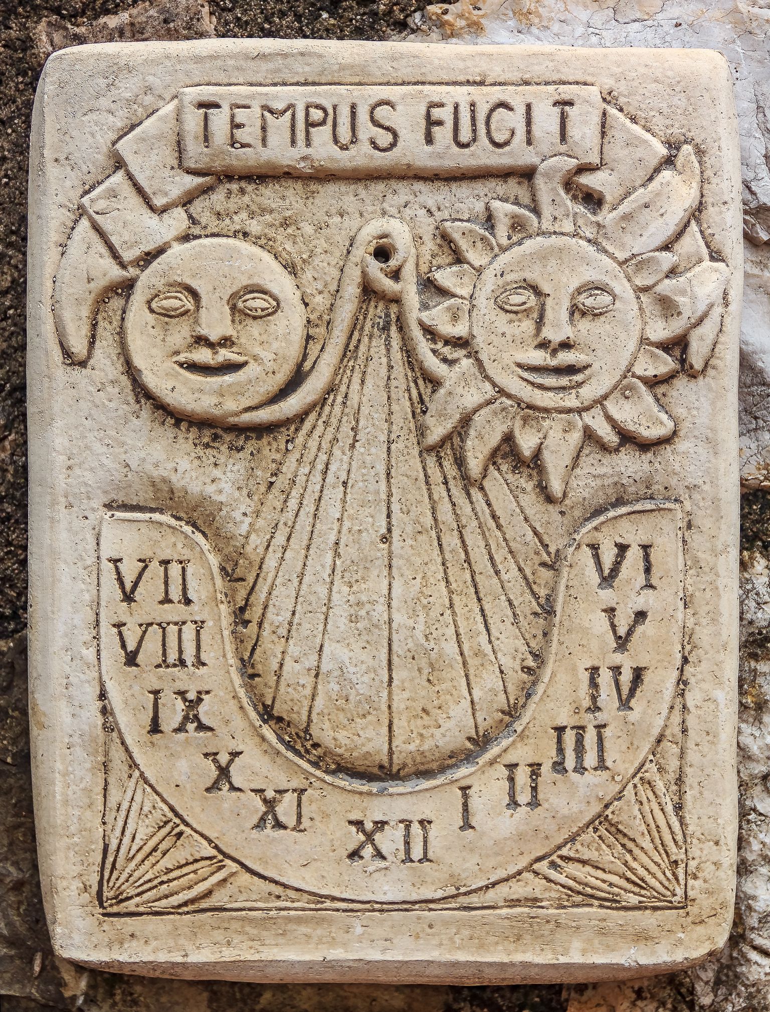 Rooma numbrid päikesekellal. Pilt on illustreeriv