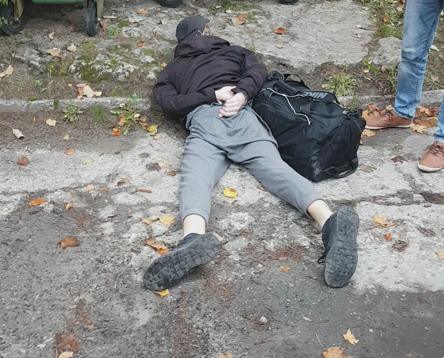 Politseinikud tabasid vargustes kahtlustatava.
