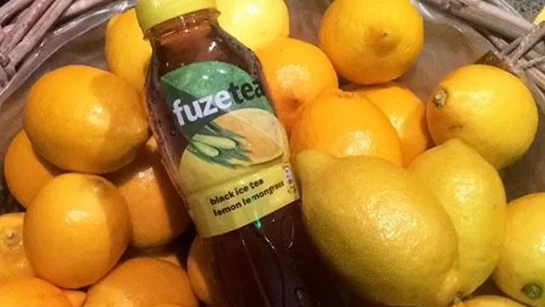 "Fuzetea" ar melnās tējas, citronu un citronzāles garšu