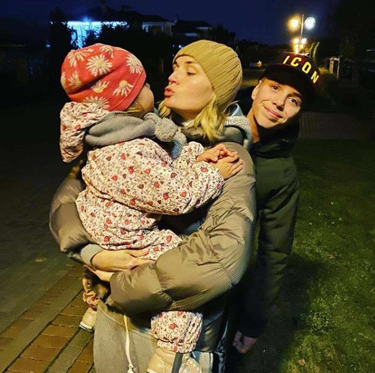 Полина Гагарина с детьми