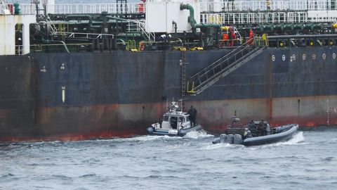 Rootsi lubas naftalekkes kahtlustataval Vene varilaevastiku alusel teekonda jätkata