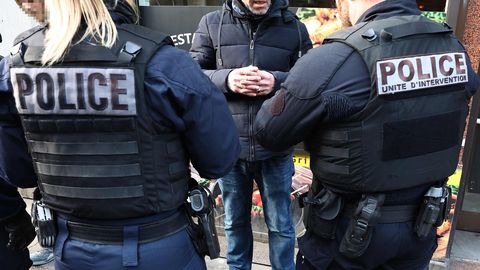 Prantsuse riigiametnik jootis salaja rohkem kui sajale naisele vett väljutavaid ravimeid