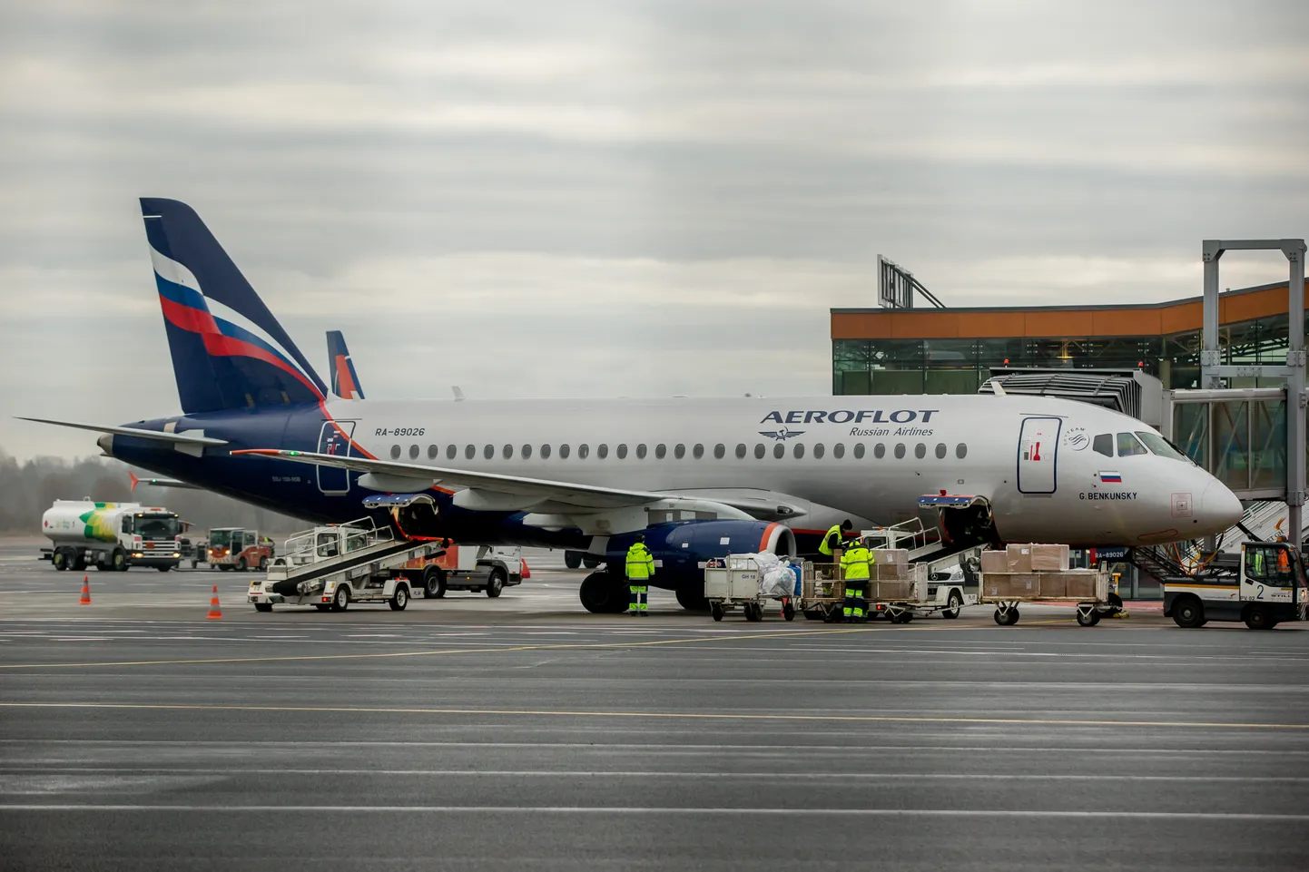Aerofloti lennuk Suhhoi Superjet 100-95 Tallinna lennujaamas.