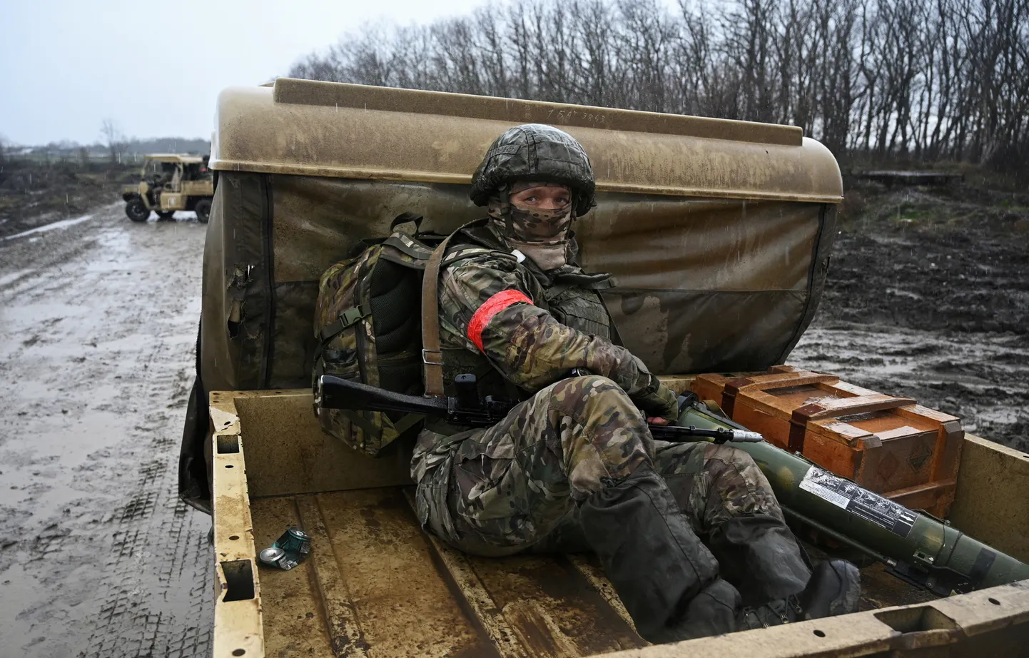 Krievijas agresoru armijas kareivis piedalās mācībās