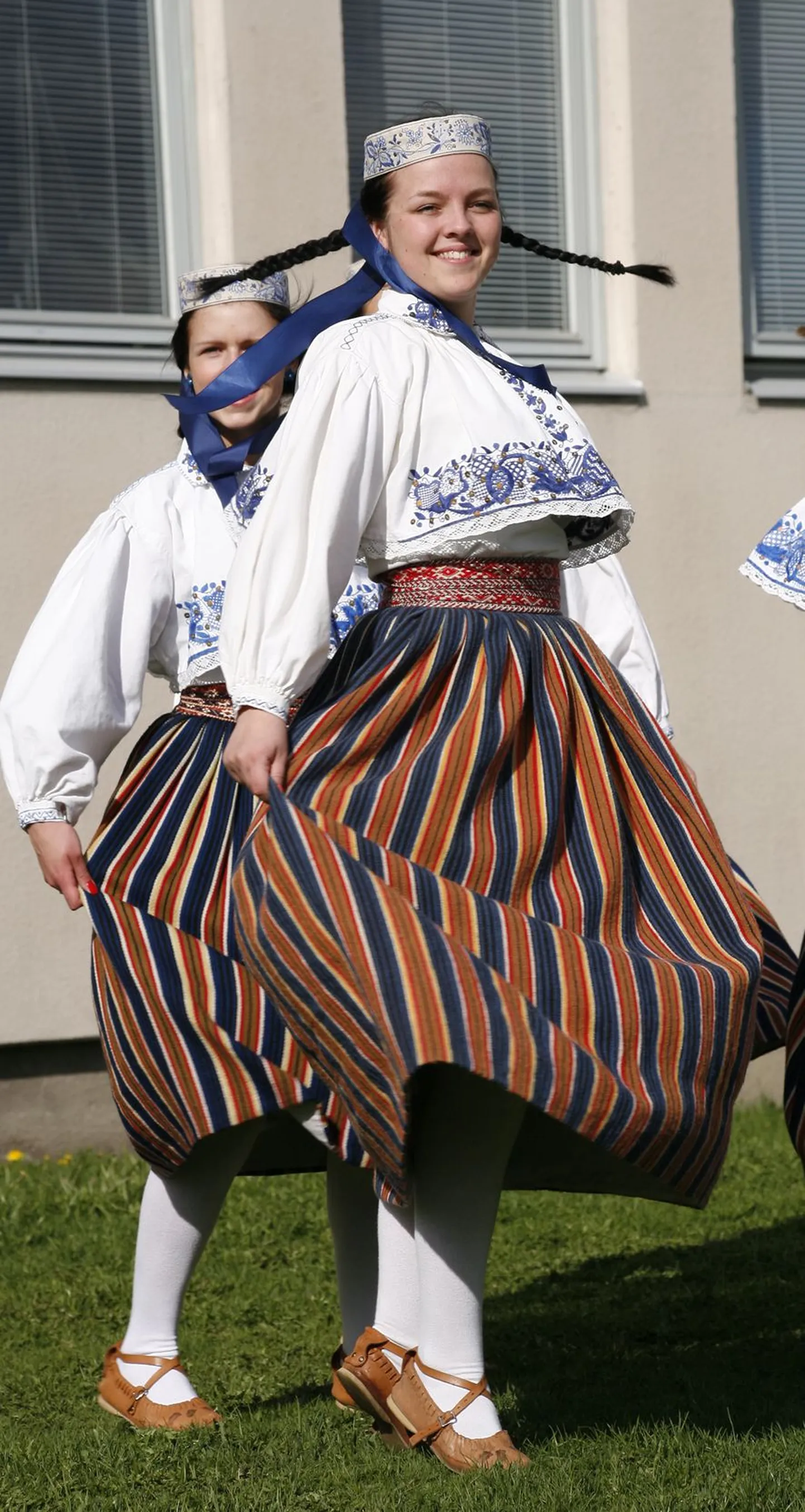 Väätsa rahvamaja rühm Ilodus(pildil Minna Suurkivi).