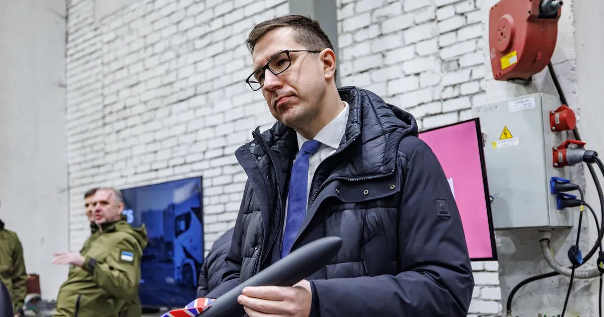 BLOGI ⟩ Kusti Salm «Esimeses stuudios»: küsimus on, kellelt tuli kaitseministrile Dataseli kontakt