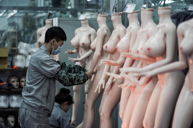 Seksinukkude tootmine Hiinas