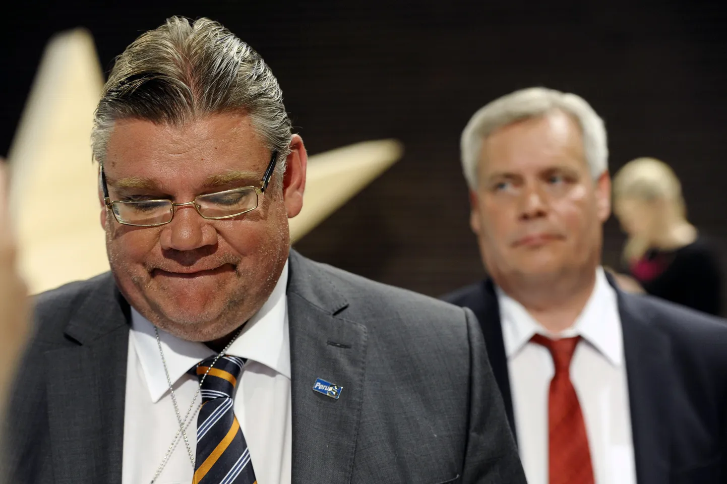Soome Sotsiaaldemokraatliku Partei juht Antti Rinne (paremnal) koos Põlissomalste juhi Timo Soiniga.