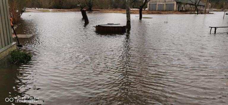Üleujutus Saaremaal Kaubi külas.
