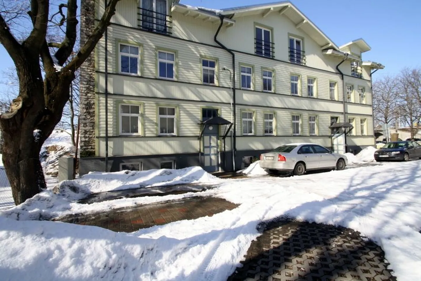 Kairit Tuhkaneni aka lauljatar Niki korter aadressil Tehnika 37A-4 müüakse kohtutäituri poolt võlgade katteks