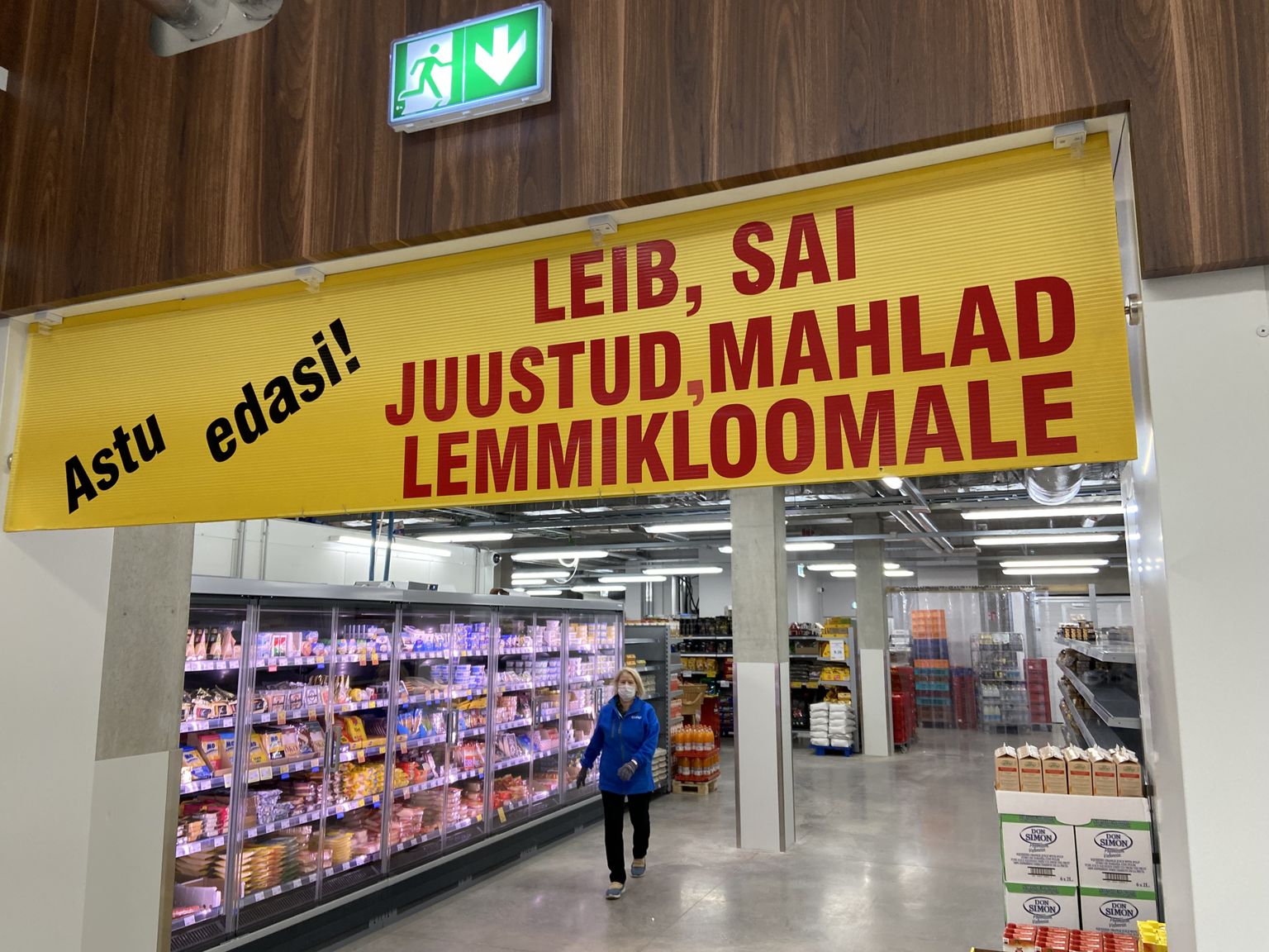 Paide Maksimarketi väike uuendus tõi osad enim ostetavatest kaupadest ülemiselt korruselt alla.