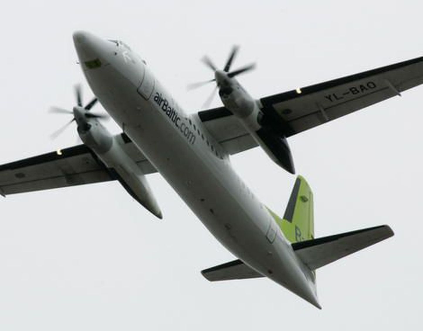 Самолет компании airBaltic. Иллюстративное фото.